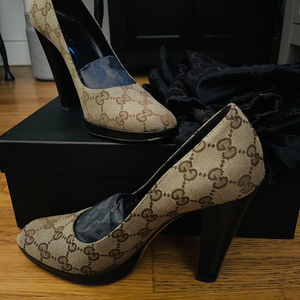 Original GG Gucci closed toe heels - Picture 2 of 12